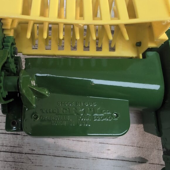 ERTL John Deere 585 1:16 Square Baler - Picture 6 of 6